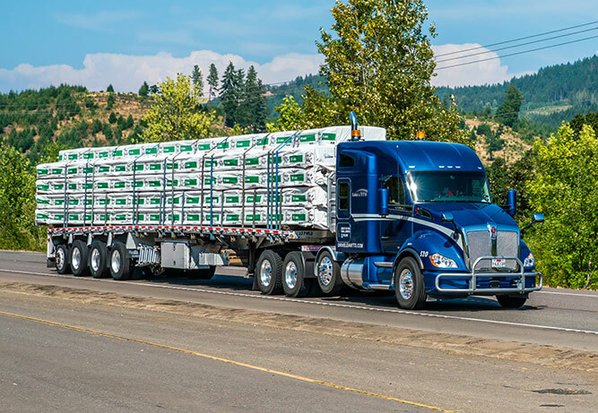 CDL Driver in Flatbed Hauling Commodities